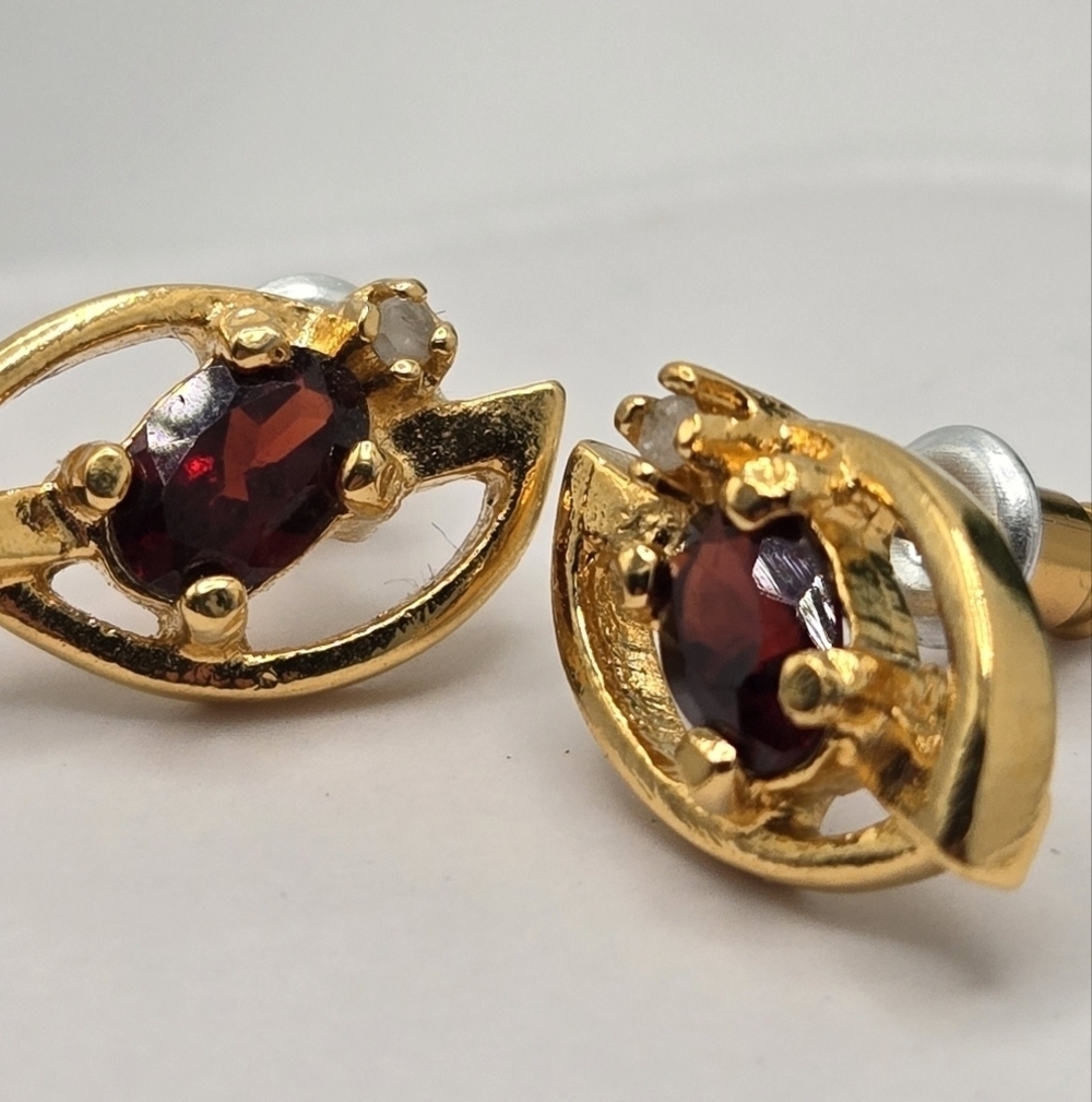 Filled Gold Red Garnet Stud Earrings Classic Gemstone Jewelry - Picture 7 of 8